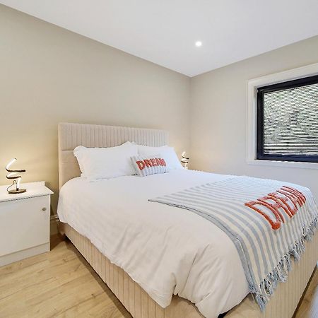 Seaview Lodge Apartment 'Sleeping 4 Guests' Rockstown 外观 照片