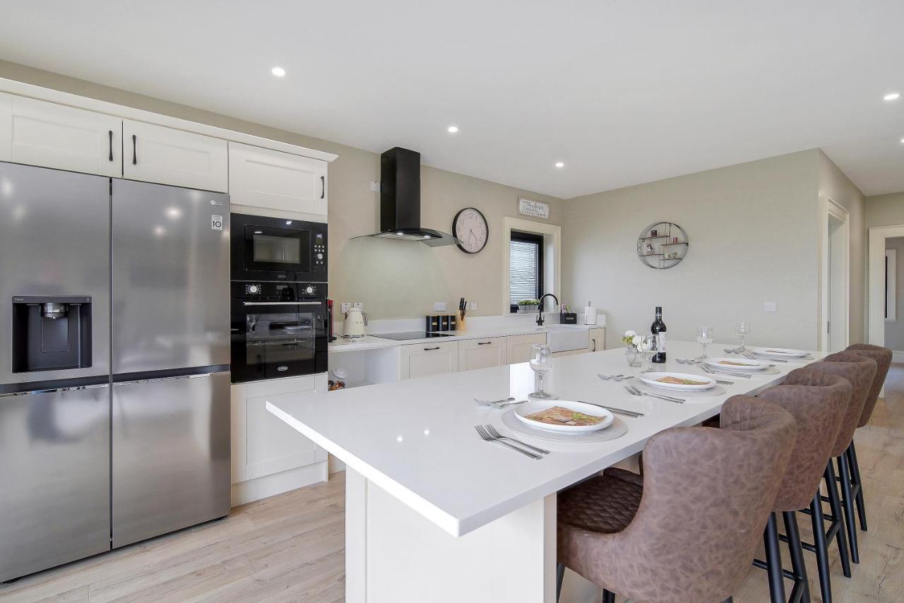 Seaview Lodge Apartment 'Sleeping 4 Guests' Rockstown 外观 照片