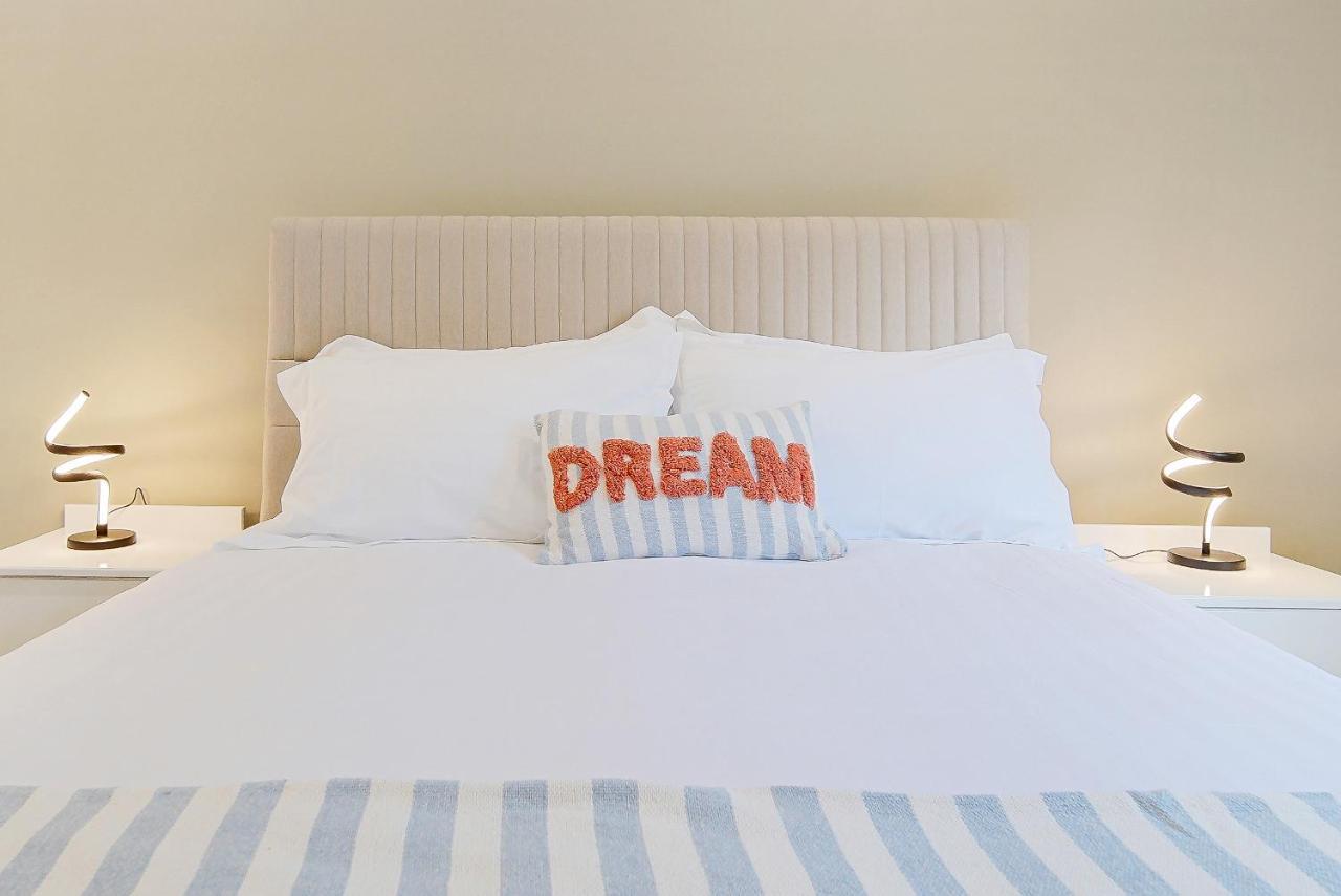 Seaview Lodge Apartment 'Sleeping 4 Guests' Rockstown 外观 照片