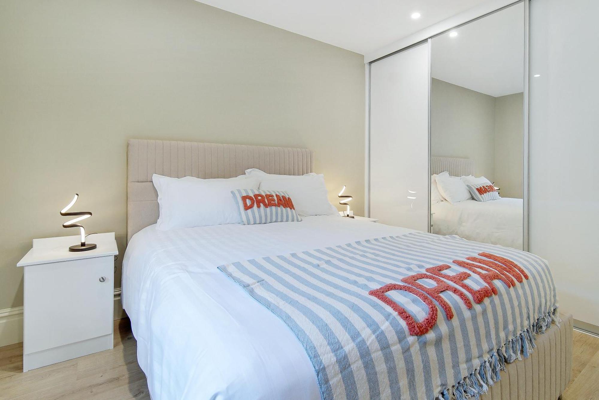 Seaview Lodge Apartment 'Sleeping 4 Guests' Rockstown 外观 照片