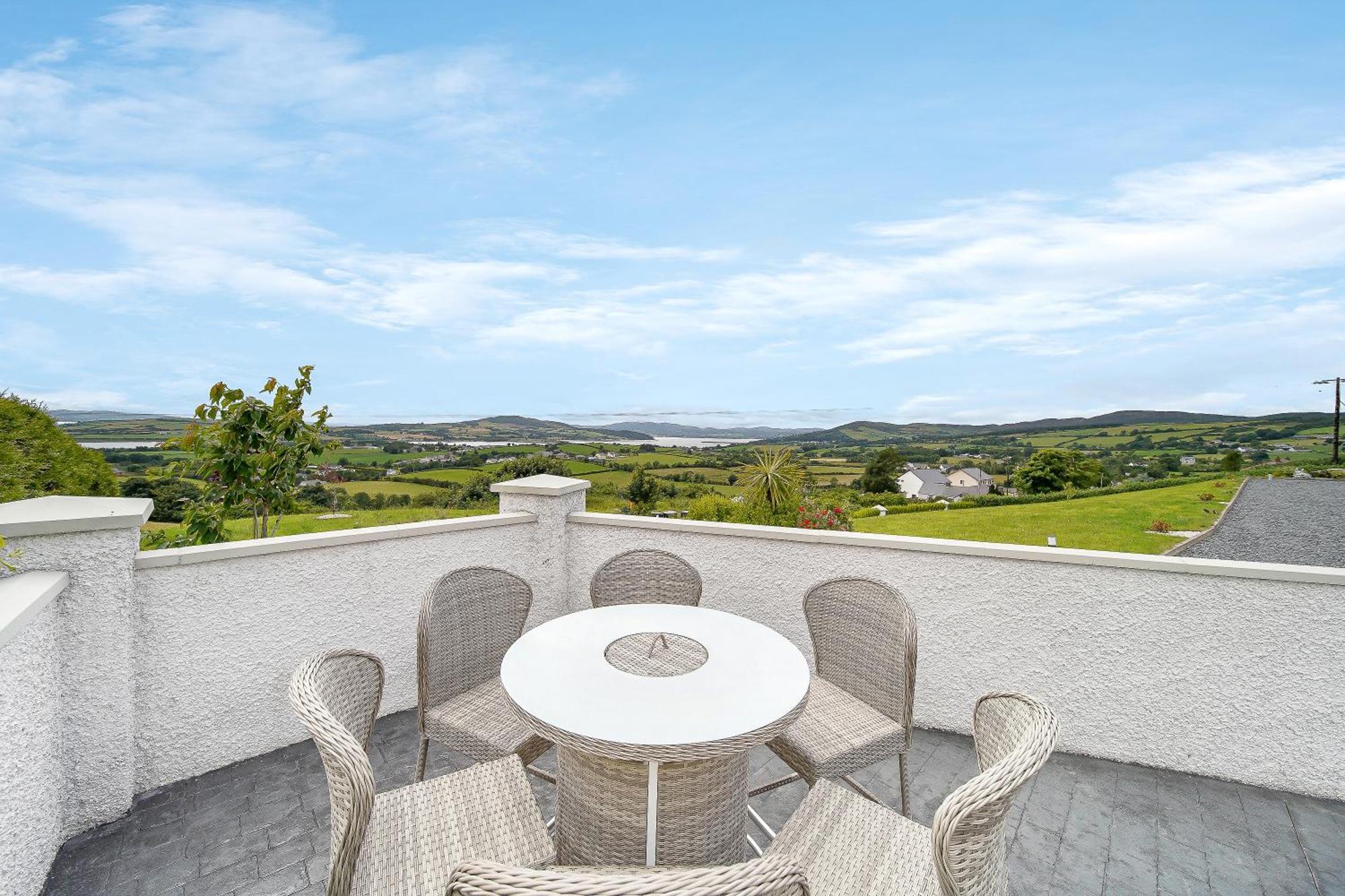 Seaview Lodge Apartment 'Sleeping 4 Guests' Rockstown 外观 照片