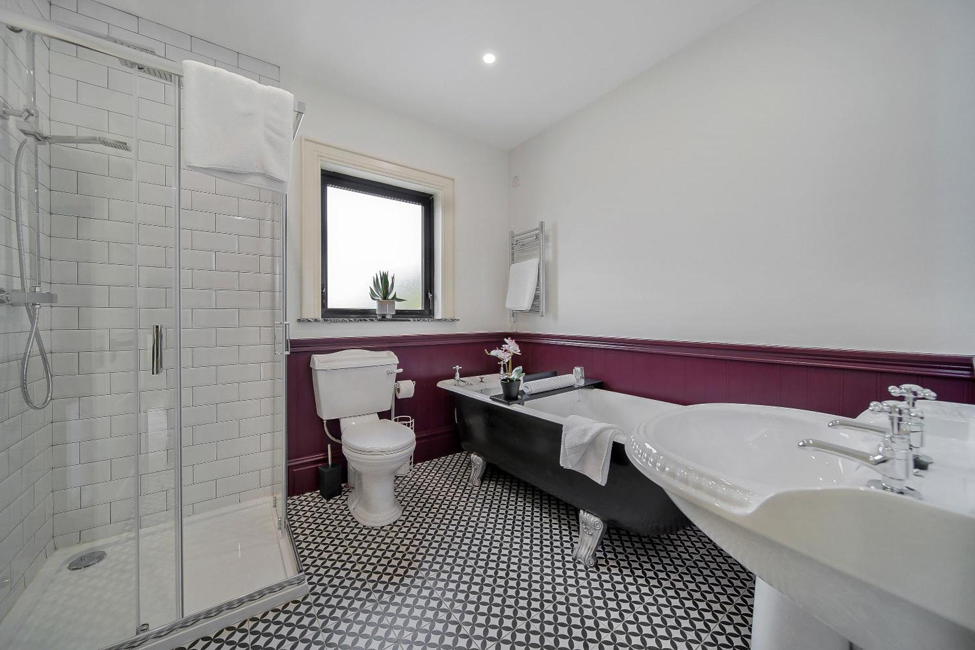 Seaview Lodge Apartment 'Sleeping 4 Guests' Rockstown 外观 照片